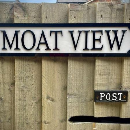 Moat View Free Parking, Central, Ev Plug York Buitenkant foto